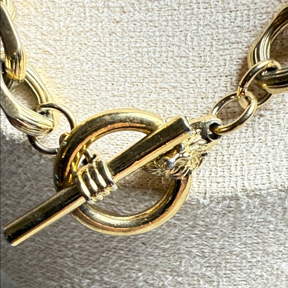 Vintage Anne Klein signed oval Goldtone Chain Necklace with lion clasp runway - Picture 9 of 13